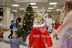 Новогодний детский праздник прошел в Академии